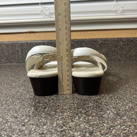 SAS Tripad Comfort Womens 10M White Leather Sandals Low Heel Open Toe Sling Back - Picture 9 of 11